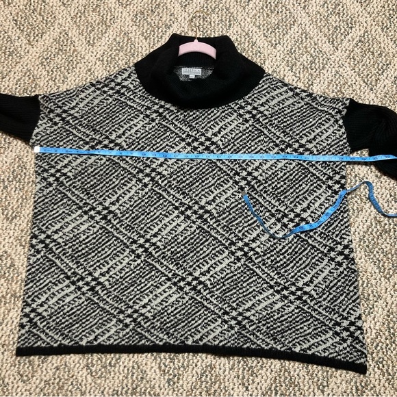 5/$15 Joseph A. Oversized Gray & Black Turtleneck/Cowl-neck Sweater Small - Picture 7 of 10